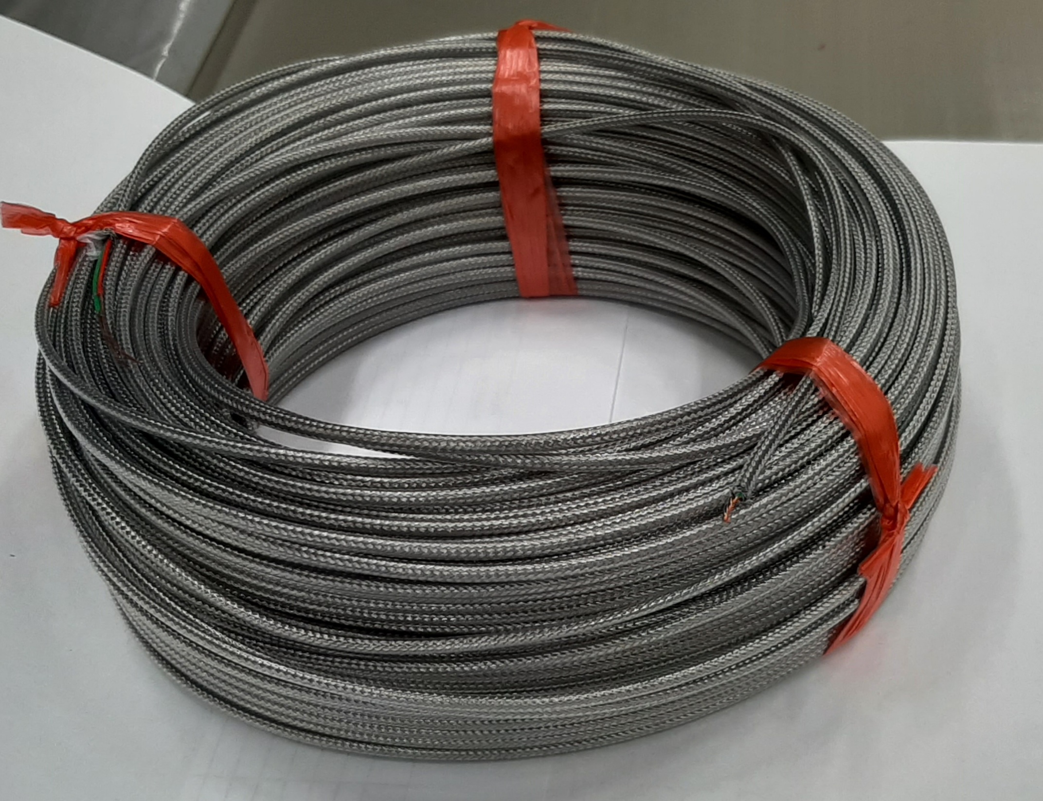 Предлагаем к продаже кабель компенсационный для термопар типа D (ВР 3/25) 2х0,5 мм